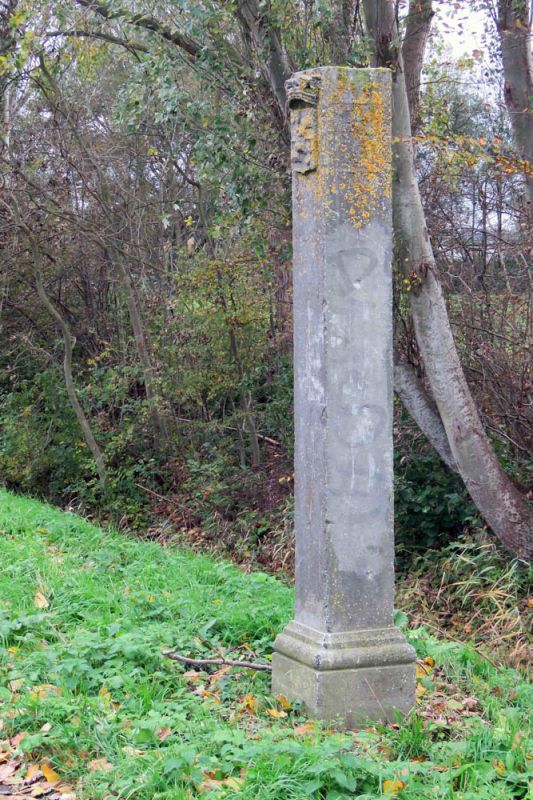 Grenspaal Voorschoterweg to nummer 31 