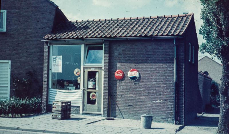 Oosterlee, A. ,zuivelproducten, Marinus Poststraat annex Marktveld