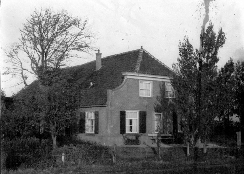 Marinus Poststraat boerderij van Egmond (voor 1942:  Achterweg 11)