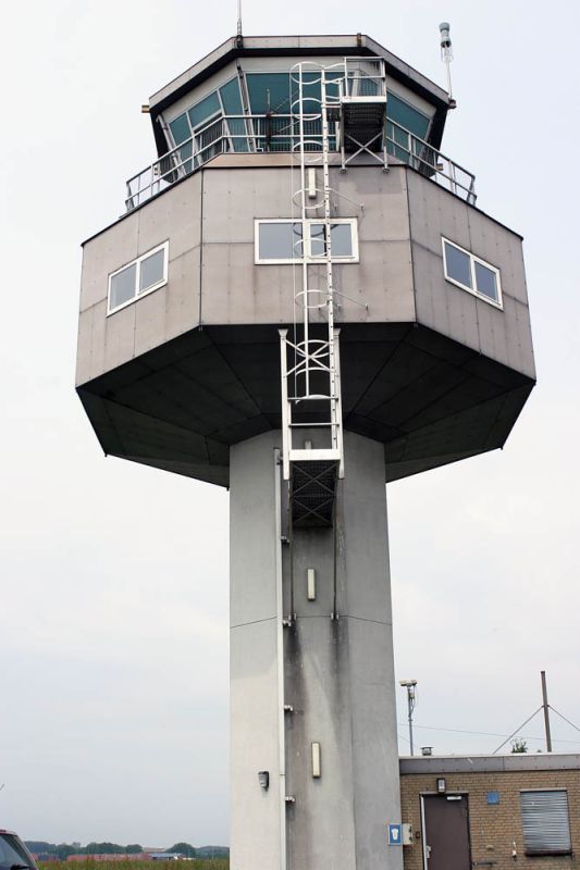 Verkeerstoren voormalig Marinevliegkamp Valkenburg