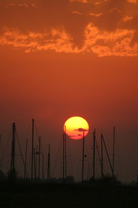 Jachthaven de Burd bij zonsondergang