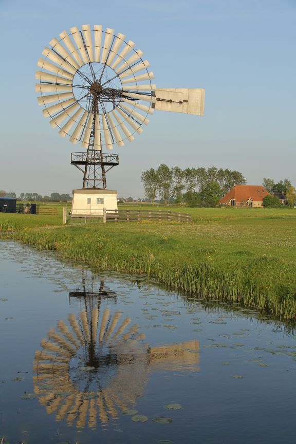 windturbine bij Weidum